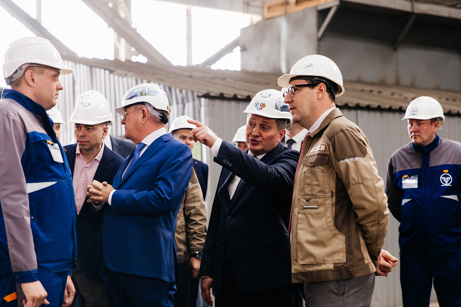 На площадке «Волгограднефтемаша» состоялась выставка промышленных предприятий Волгоградской области с участием Губернатора Волгоградской области и заместителя Председателя Правления ПАО «Газпром»